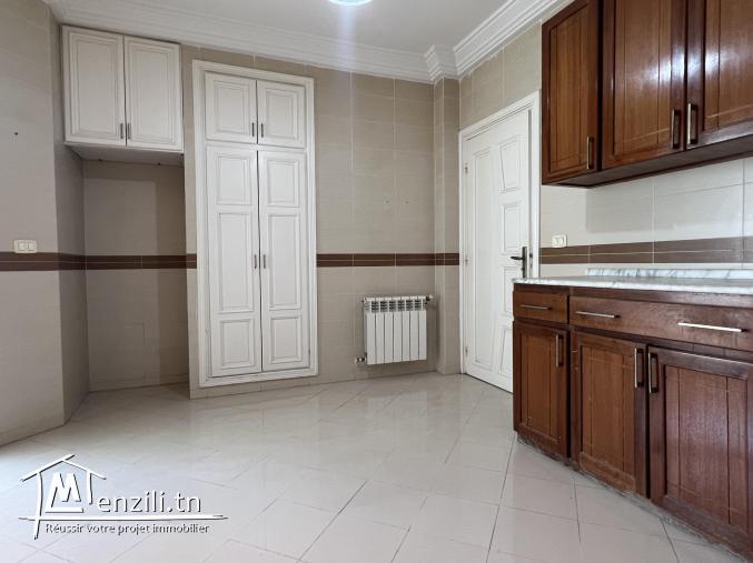 La Soukra : APPARTEMENT S+3 À LOUER