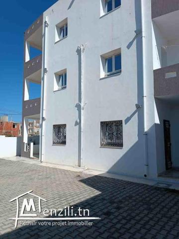 Immeuble R+2 à 400 m plage baghdadi zone touristique MAHDIA