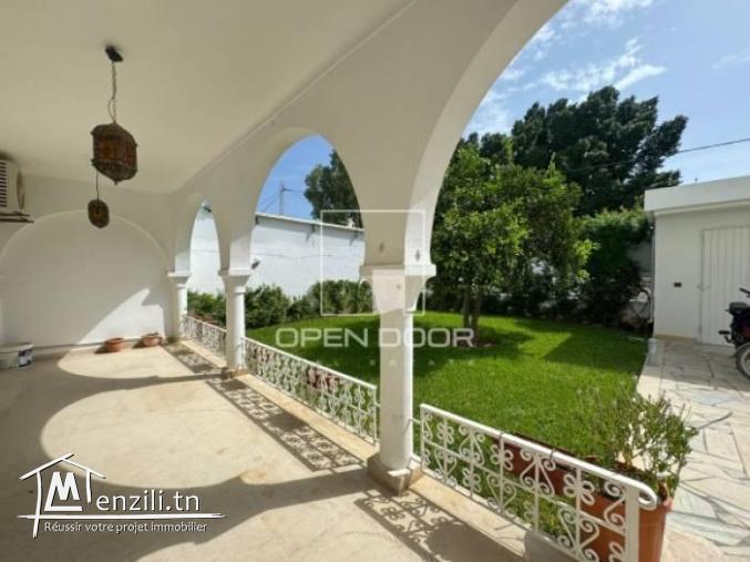 Rez-de-chaussée de villa meublé à louer – Quartier résidentiel proche lycée Flaubert