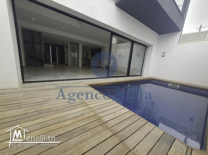 un triplex haut standing à gammarth avec piscine