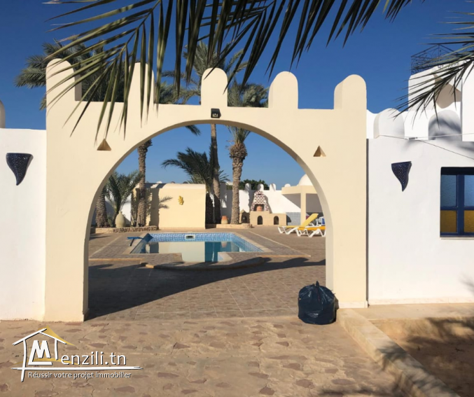villa avec piscine à vendre sur la route de phare Djerba