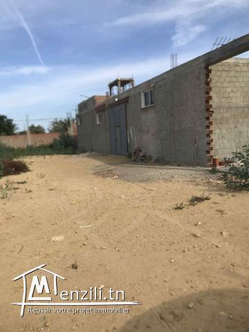 Dépôt à louer – La Soukra (zone résidentielle sécurisée)