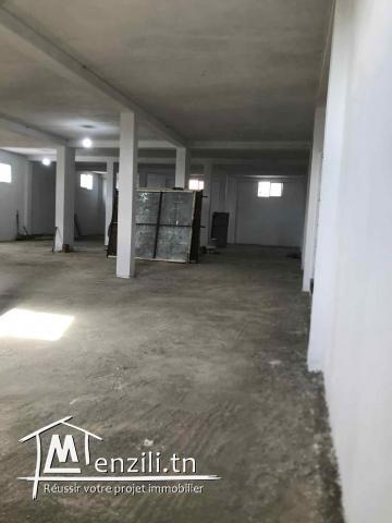 Dépôt à louer – La Soukra (zone résidentielle sécurisée)