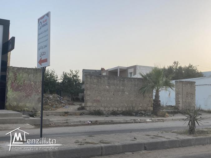 Terrain commercial 448 m² sur avenue principale – Titre foncier individuel – Zone R+4