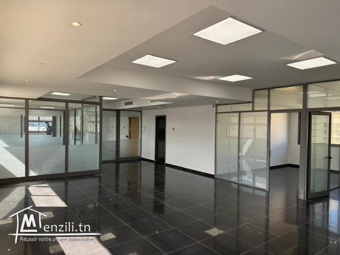 Super bureau 220 m² hs au Berge du lac 1