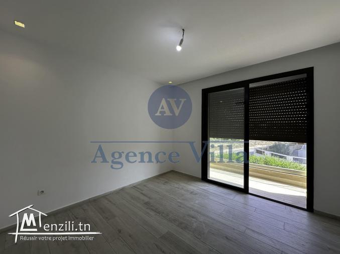 un duplex s3 à la marsa avec piscine