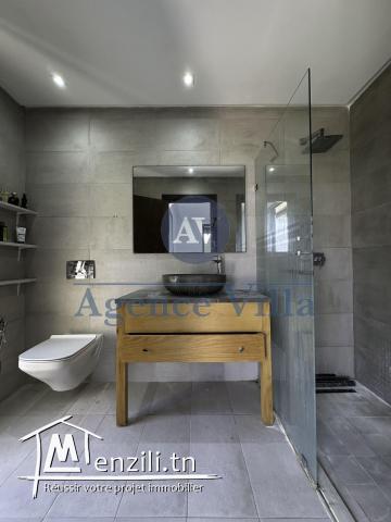 un duplex s3 à la marsa avec piscine