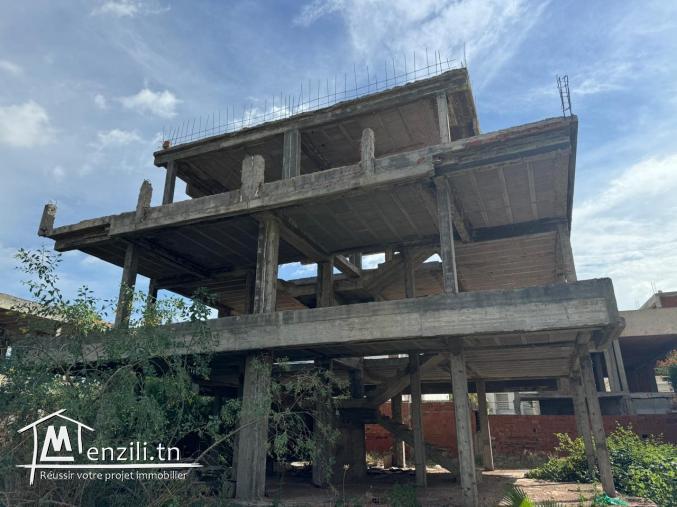 Projet immobilier inachevé à choutrana 2 soukra