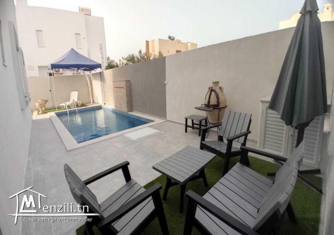 Une Villa S+3 avec une piscine à La Location Annuelle