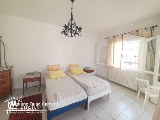 villa s+3 avec piscine a vendre