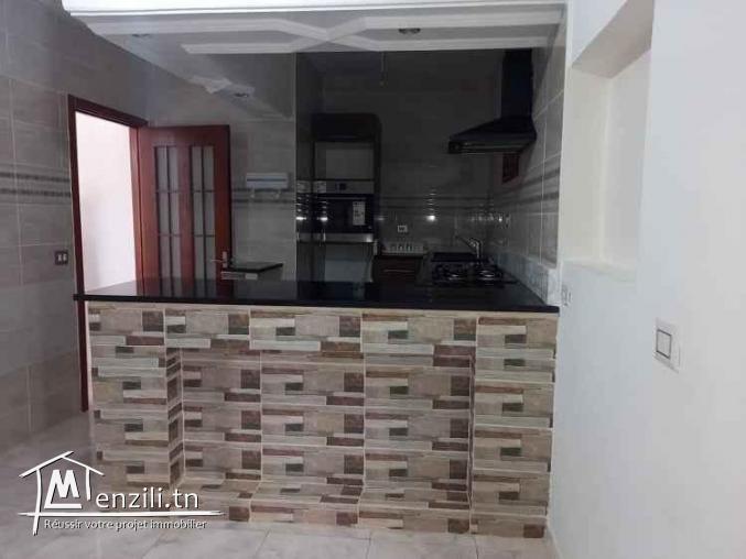 UNE MAISON 3 CHAMBRES  SITUEE SUR LA ROUTR D'AGHIR