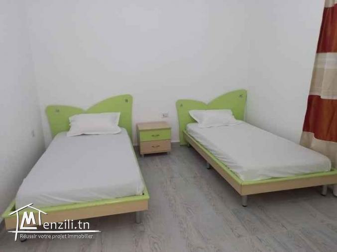 UNE MAISON 3 CHAMBRES  SITUEE SUR LA ROUTR D'AGHIR