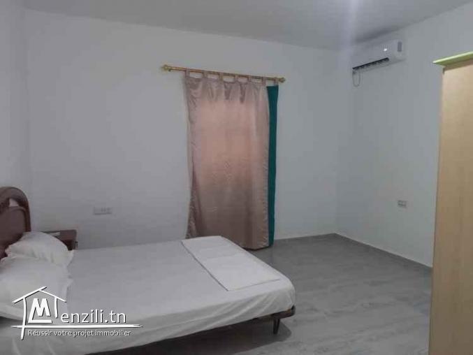 UNE MAISON 3 CHAMBRES  SITUEE SUR LA ROUTR D'AGHIR