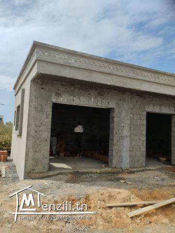 une maison 2 chambres en cours du construction à houmt souk proche du centre ville