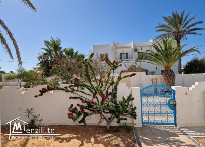 UNE MAISON 3 CHAMBRES  SITUEE A TEZDAINE, ZONE TOURISTIQUE, CITE HASTRUBAL