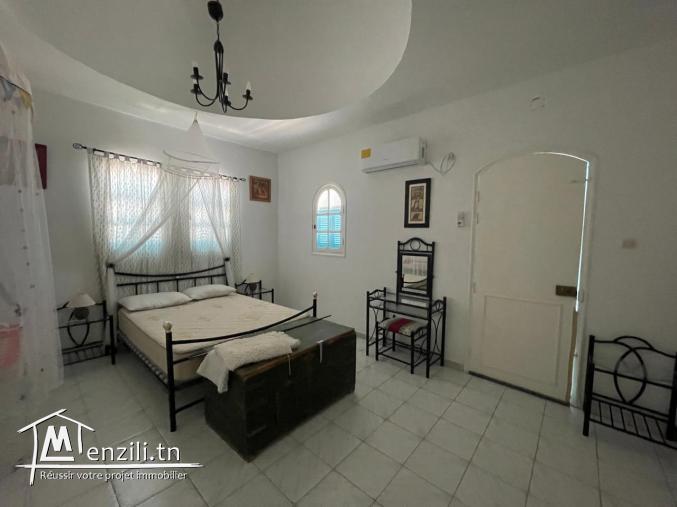 une maison 7 chambres avec piscine à Mahboubine