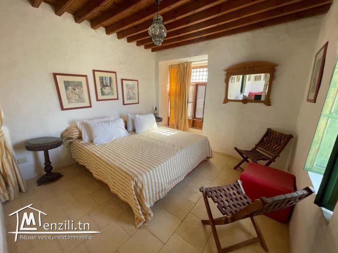 un Houch 5 suites avec piscine su cité Erriadh, proche Dar Dhiafa