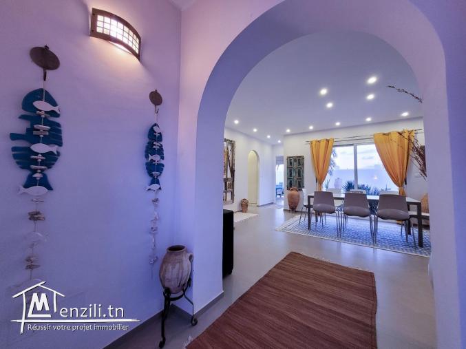 Une Villa S+3 avec piscine à vendre à Houmt Souk