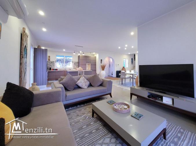 Une Villa S+3 avec piscine à vendre à Houmt Souk