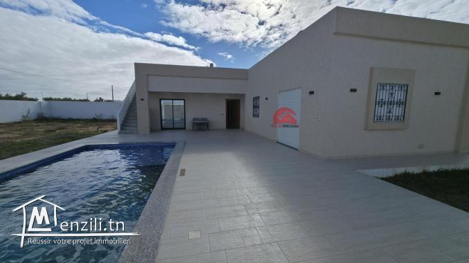 Location annuelle d'une villa avec piscine à Sidi Jmour  L 783