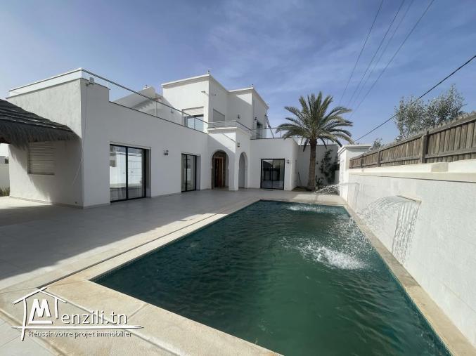 Jolie villa suite et 2 chambres avec piscine à débordement avec cascade à 5 min de la mer