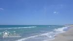 terrain au bord de la mer a la plage ain grinz