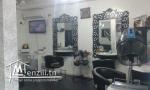 للكراء محل شاسع للحلاقة و التجميل