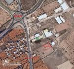 قطعة أرض تبعد حوالي 200م عن المركب التجاري الضخم