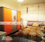 Une maison de deux étages