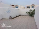 V28 : A VENDRE HOUCH TYPIQUE S+2 AVEC PISCINE EN Z.URBAINE A MIDOUN DJERBA