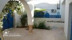 V27 : A VENDRE UNE SPACIEUSE VILLA S+4 EN ZONE URBAINE A HOUMET SOUK DJERBA