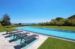 Un terrain constructible d'une villa pied dans l'eau est en vente à Gammarth