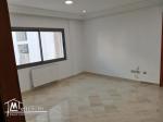 A vendre appartement S+3 situé à l'avenue 14 Janvier Sfax ville