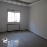 S+2 (132m2) en RDC avec Jardin (64m2) à Ennasr 2 + Parking