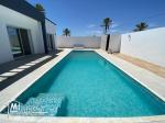 Maison plain pieds 05 pièces avec piscine titre bleu à vendre a Djerba Tunisie