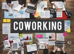 un espace de coworking : une salle bien équipée