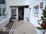 Duplex S+3 meublé avec terrasse et jardinière.
