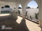 a vendre à hammamet villa de 400m² de bâti sur terrain de 900m²