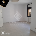 A VENDRE un Bureau de 6 pièces situé aux Berges du Lac 1