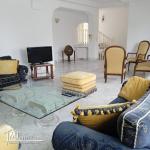 un triplex S+2 meublé à louer de 250m² à la marsa