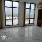 Très beau bureau hall plus 8 au lac 1