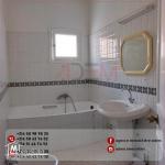 Spacieux bureau A5 sur une route principale