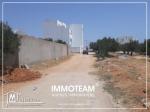 A vendre un terrain de  700 m2  à Hammamet