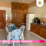 Belle villa avec jardin et garage à vendre à chott meriem