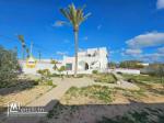 A vendre grande villa avec studio sur un grand terrain à Midoun Djerba