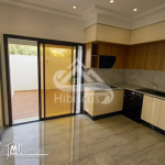 Une superbe villa S+4, dotée d'un petit jardin et d'une piscine privée, située à Hamma...