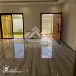 Une superbe villa S+4, dotée d'un petit jardin et d'une piscine privée, située à Hamma...