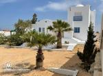 Jolie villa style djerbienne 3 suites avec piscine située sur la zone touristique