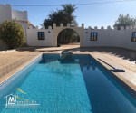 villa avec piscine à vendre sur la route de phare Djerba