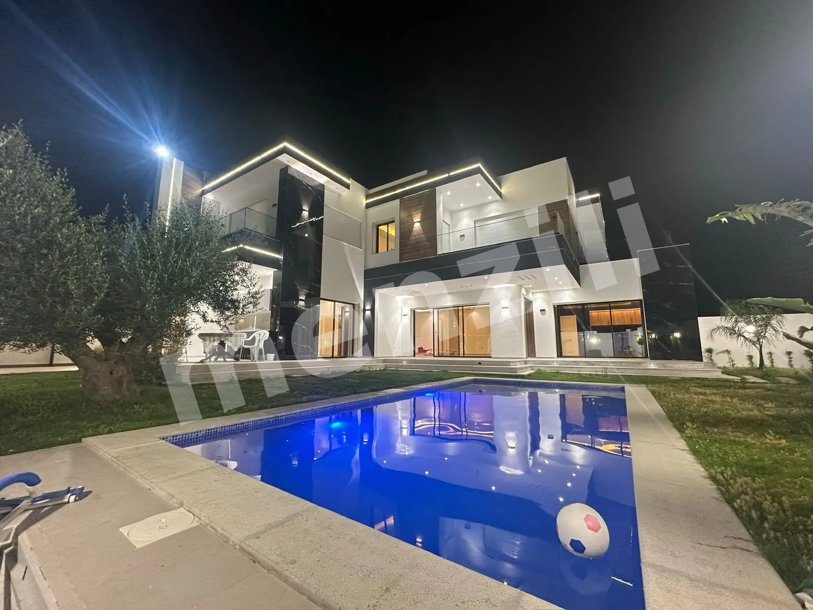 À vendre – Villa moderne avec jardin à Hammamet Sud